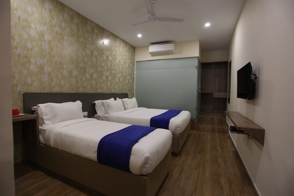 Executive Room - Photo 6