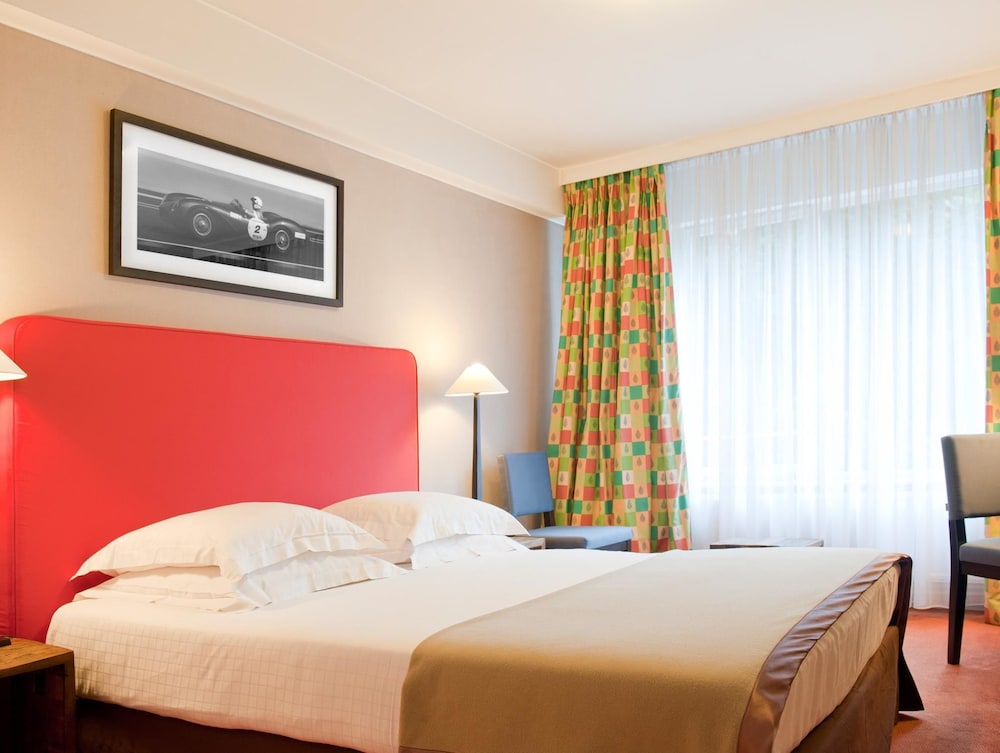 City Room - Photo 3