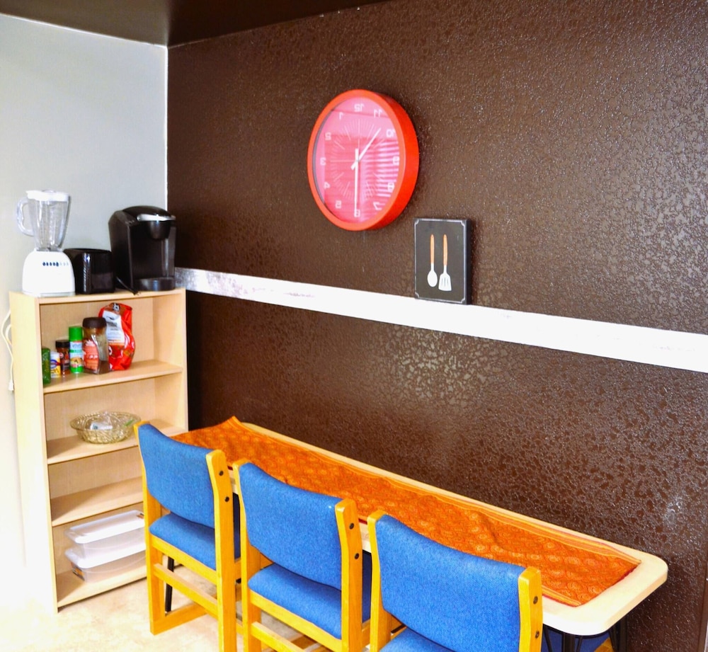 Room-cozy Nest 4 Near the UND Medical Sc, Photo 9