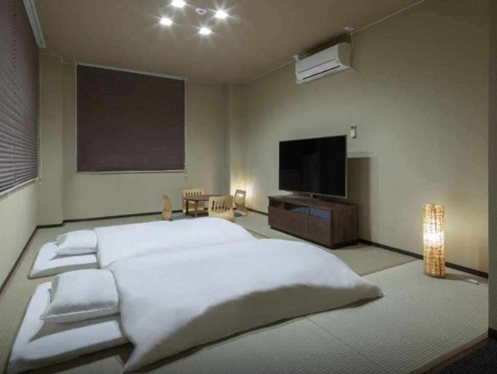 Premium Suite, Multiple Beds, Non Smoking, Hot Tub - Photo 7
