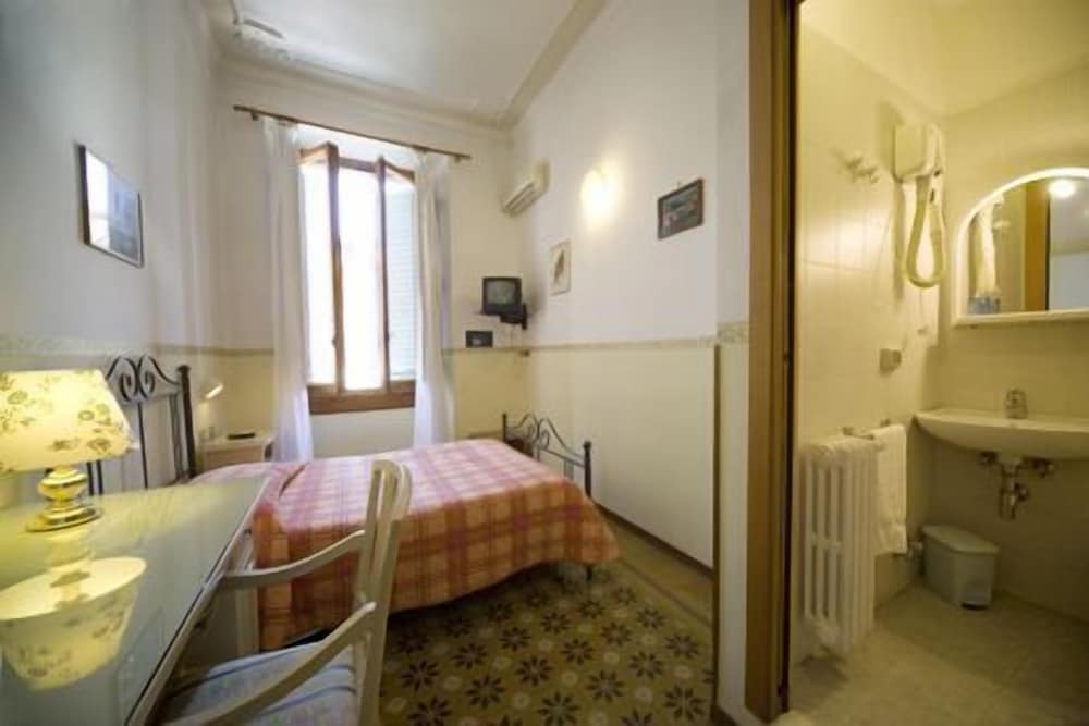 Classic Single Room