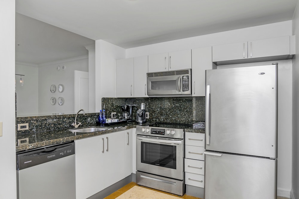 Penthouse, Multiple Beds - Photo 7