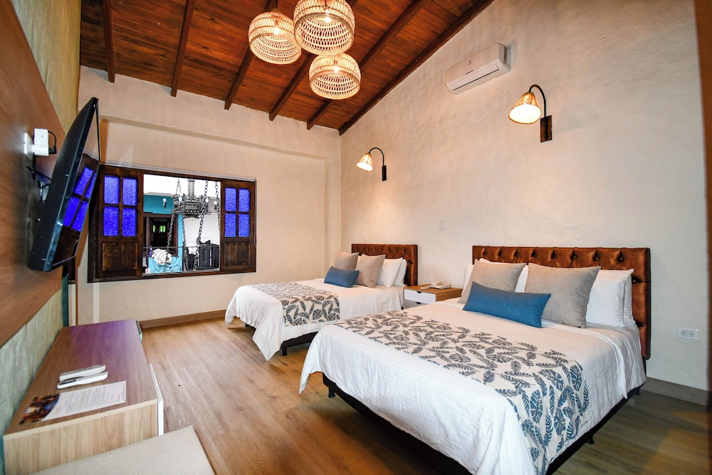 Superior Twin Room, 2 Double Beds photo 2