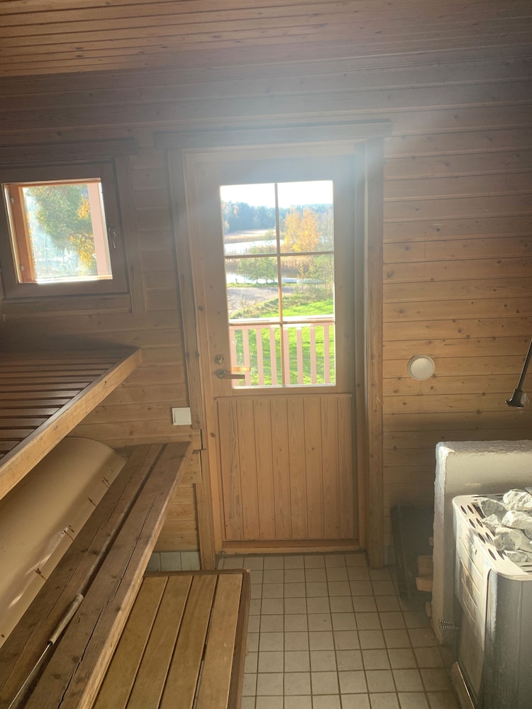 Basic Cottage, Sea View photo 3