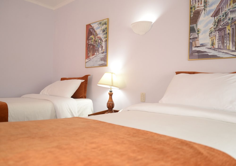 Standard Room, 2 Twin Beds - Photo 1