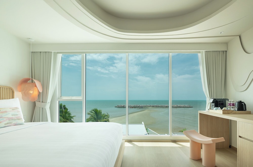 Cozy Panoramic Seaview Room - Photo 5