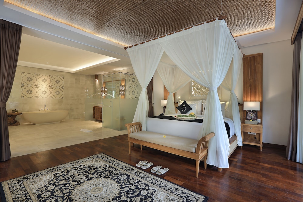 Royal Suite with Jacuzzi (with Daily Afternoon Tea) thumbnail 6