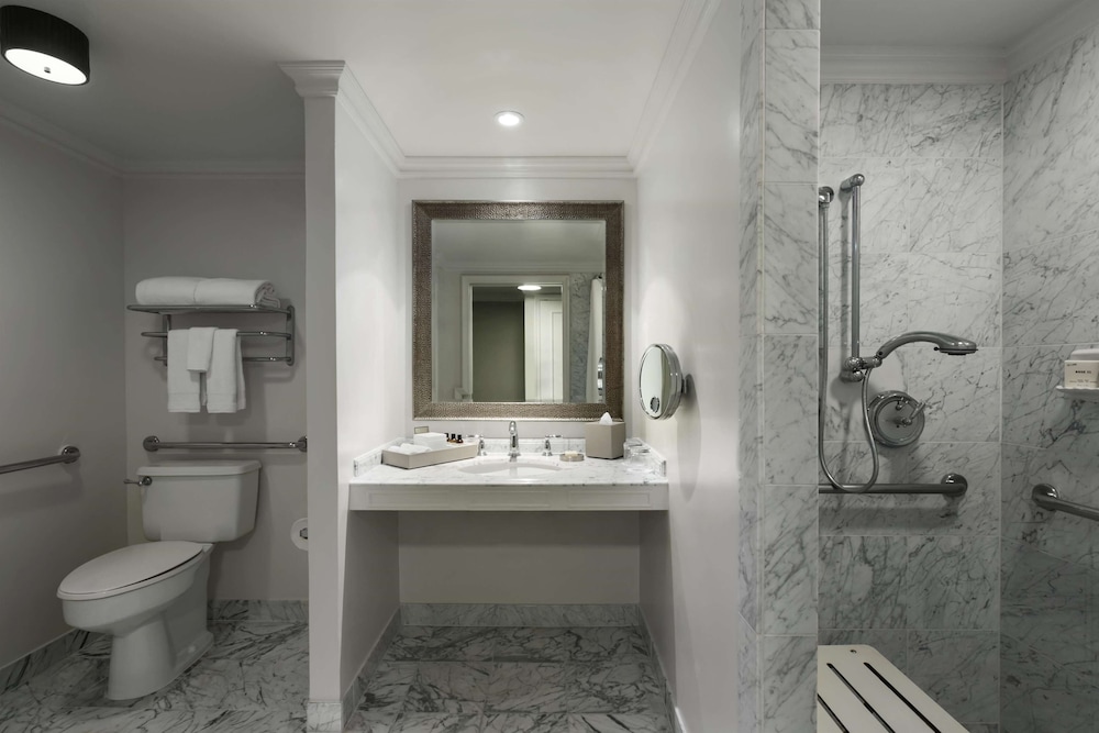 One Bedroom King Suite Ocean View (newly Renovated)