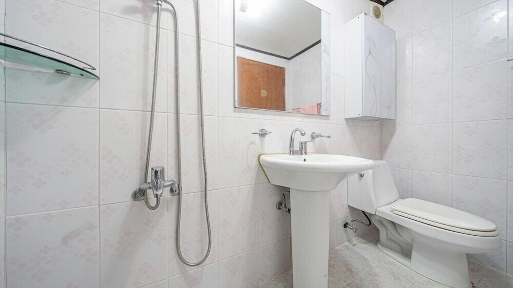 Room (private house) - Photo 10