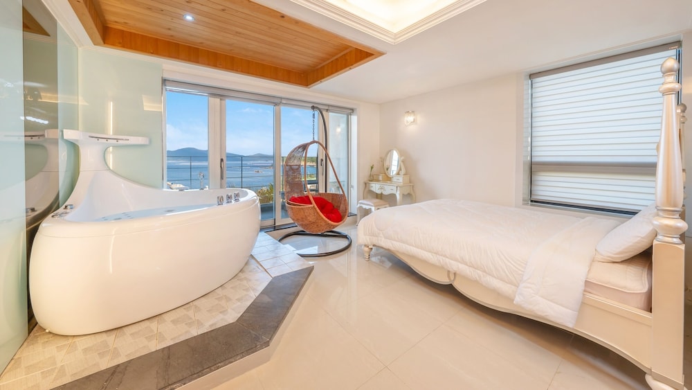 Basic Room, 1 Bedroom (Room 201)