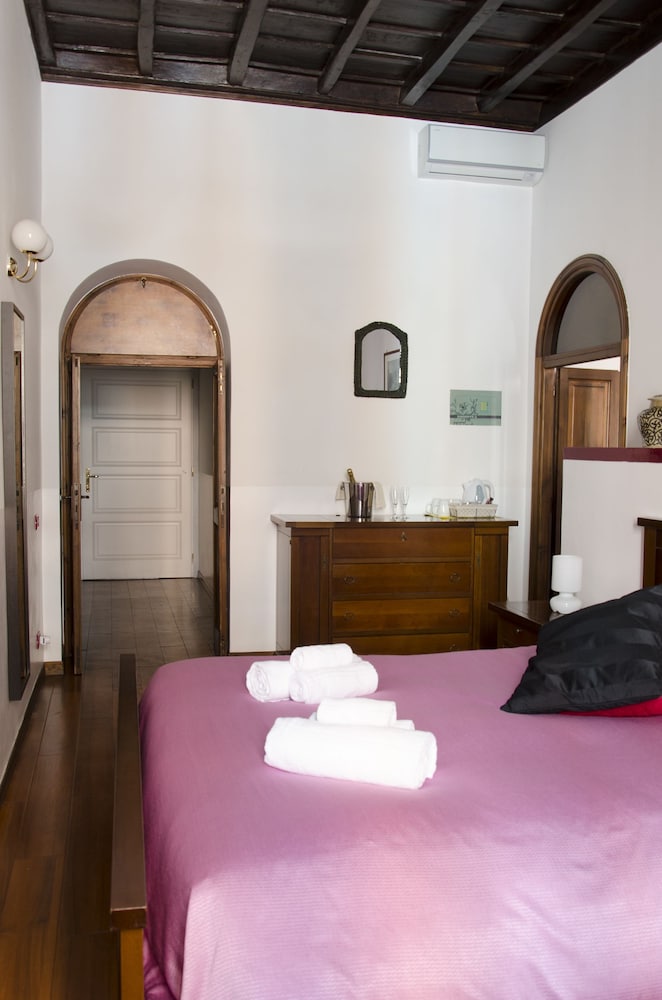 Superior Quadruple Room, City View photo 2