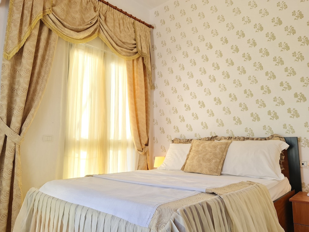 Basic Triple Room