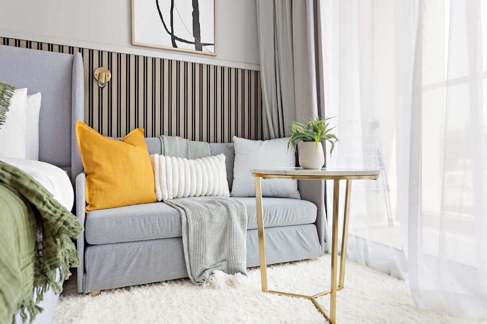 Exclusive Studio, 1 King Bed With Sofa Bed photo 2