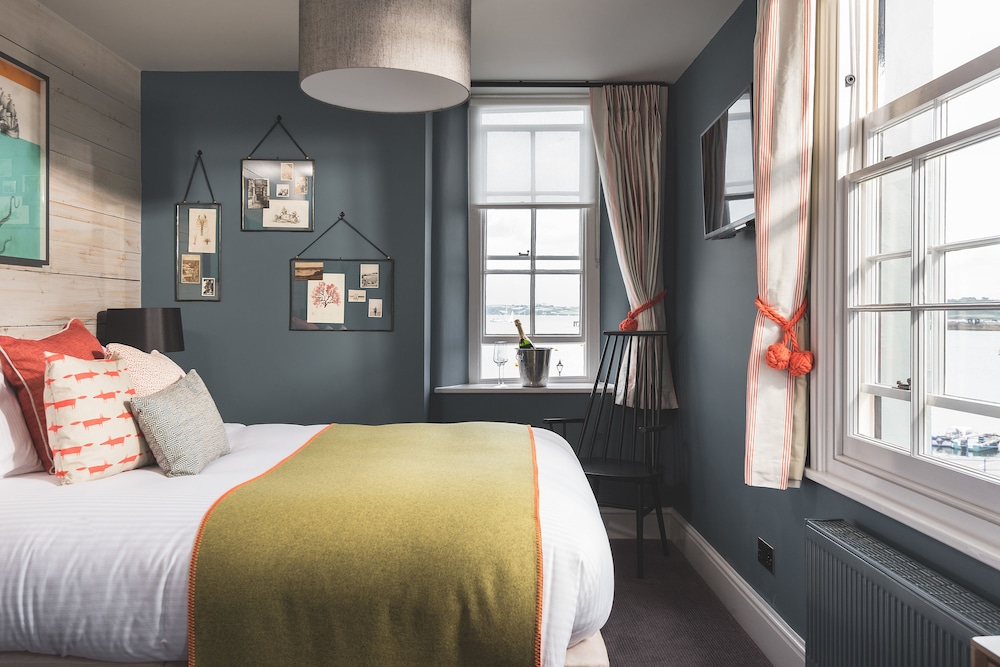 Signature Twin Room