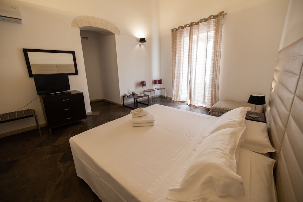 Superior Triple Room photo 3