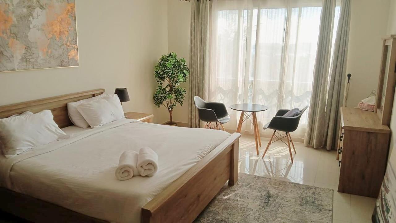 One-Bedroom Apartment with Sea View