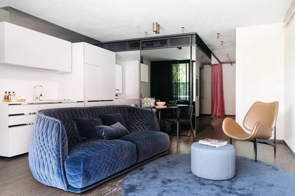 One Bedroom Urban Suite - Photo 4