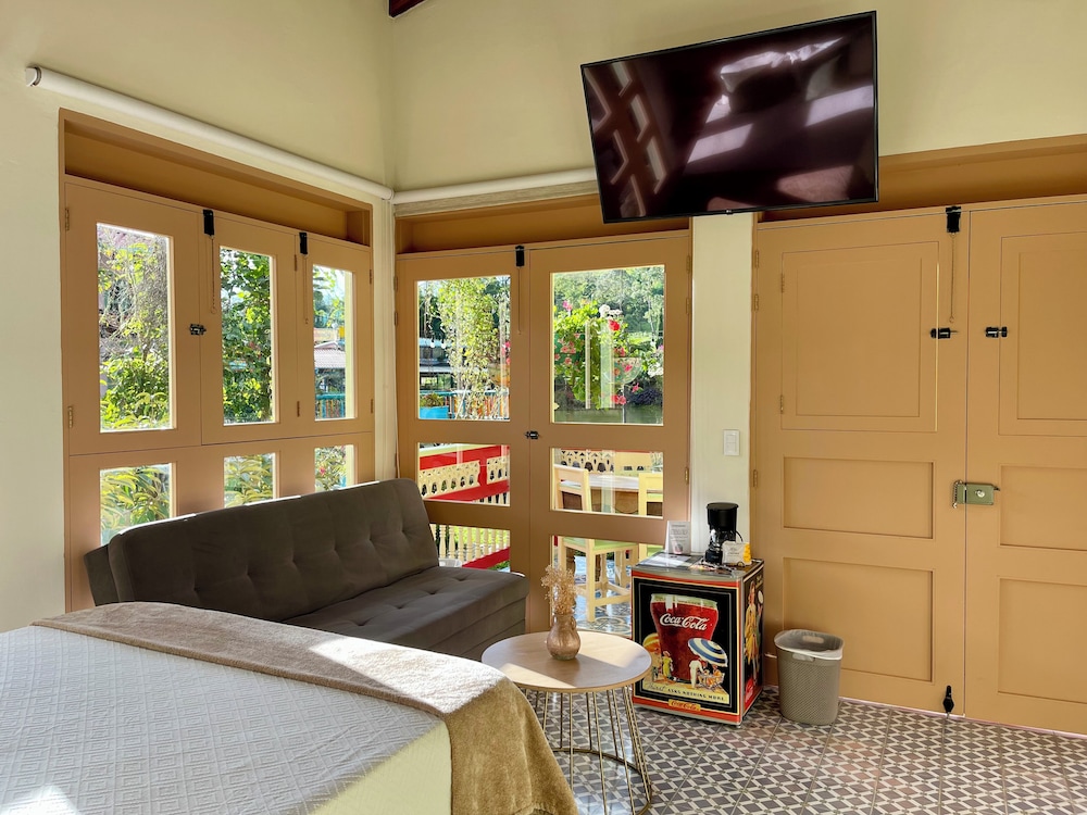 Classic Studio Suite photo 2