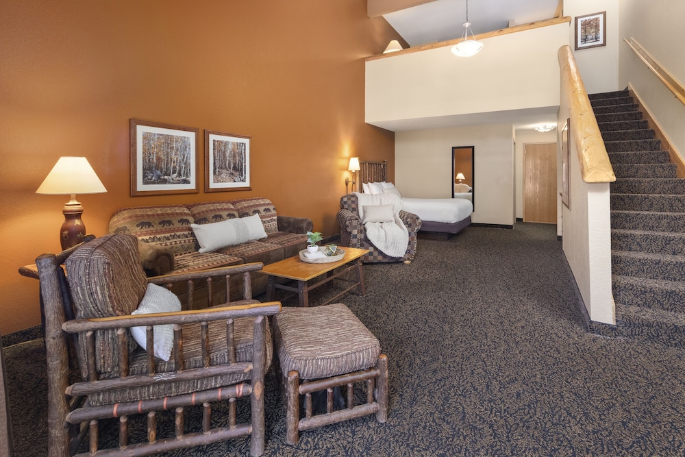 2 Queen Loft Suite with Kitchen photo 3
