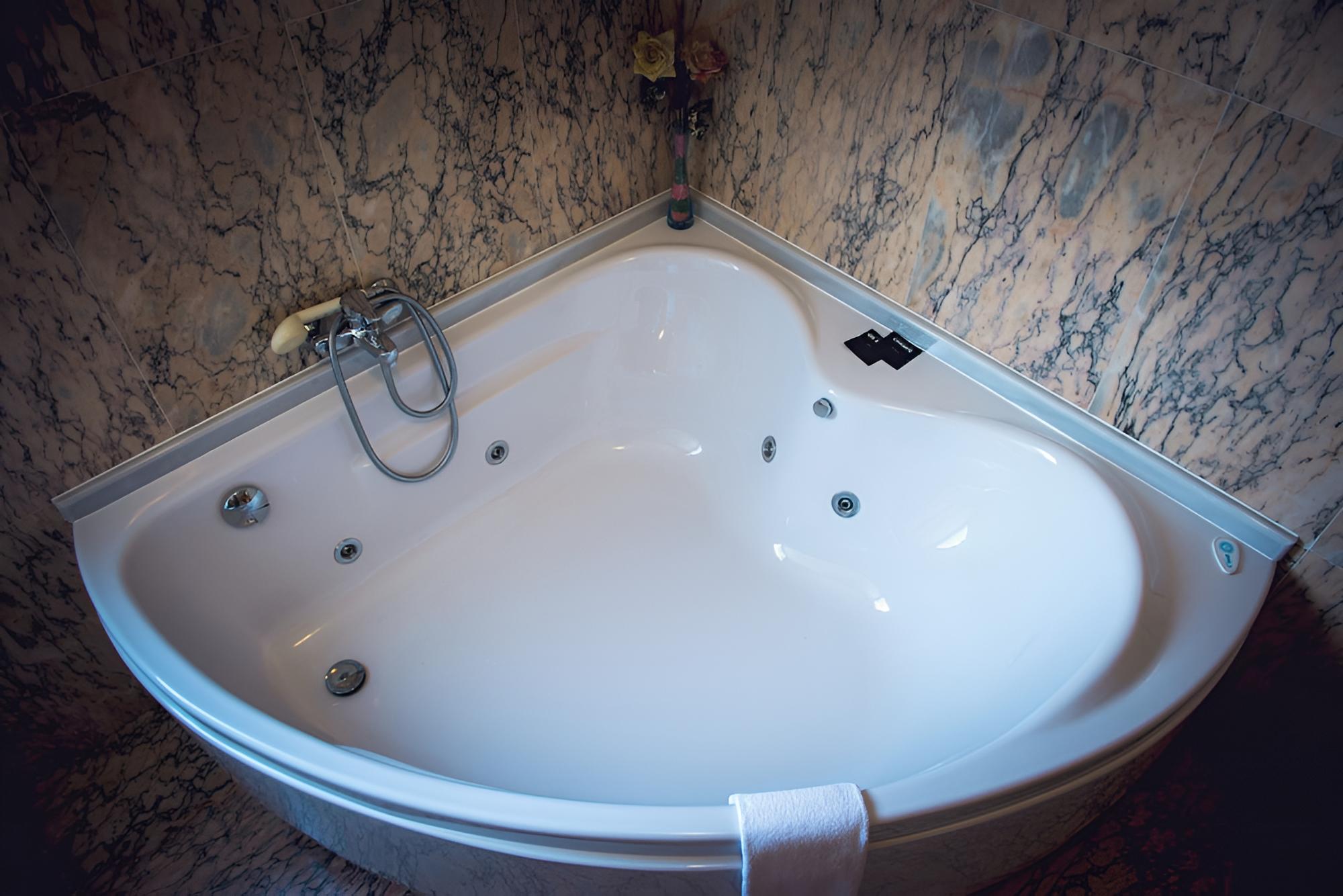 Double Room, Jetted Tub photo 3