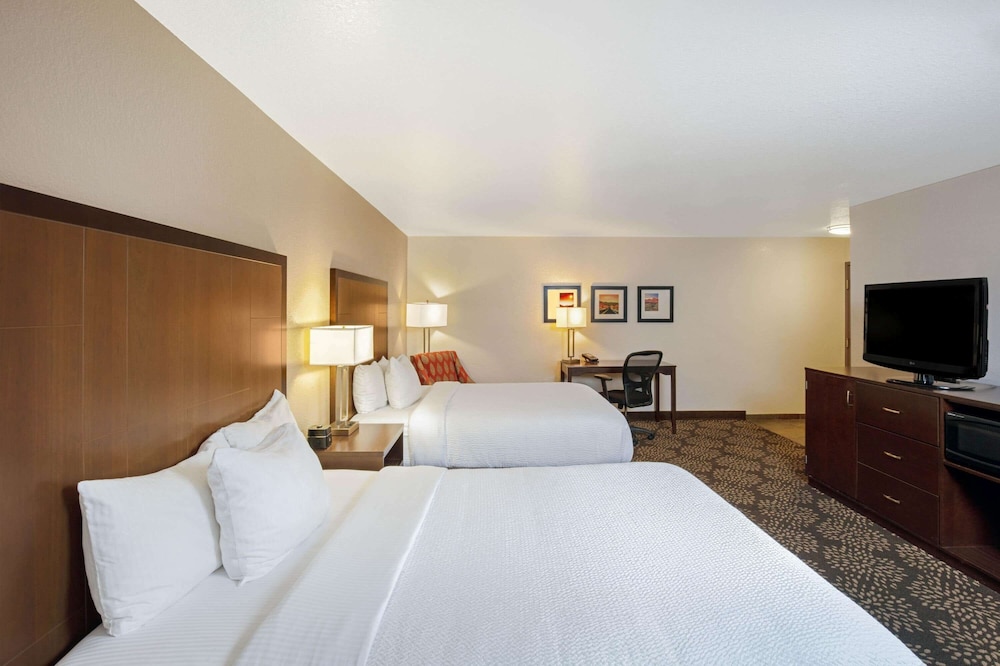 Room, 2 Queen Beds, Non Smoking - Photo 2