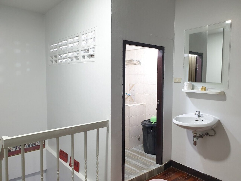 House - Photo 7