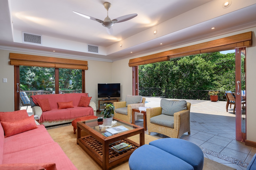 Luxury Villa, 5 Bedrooms photo 3