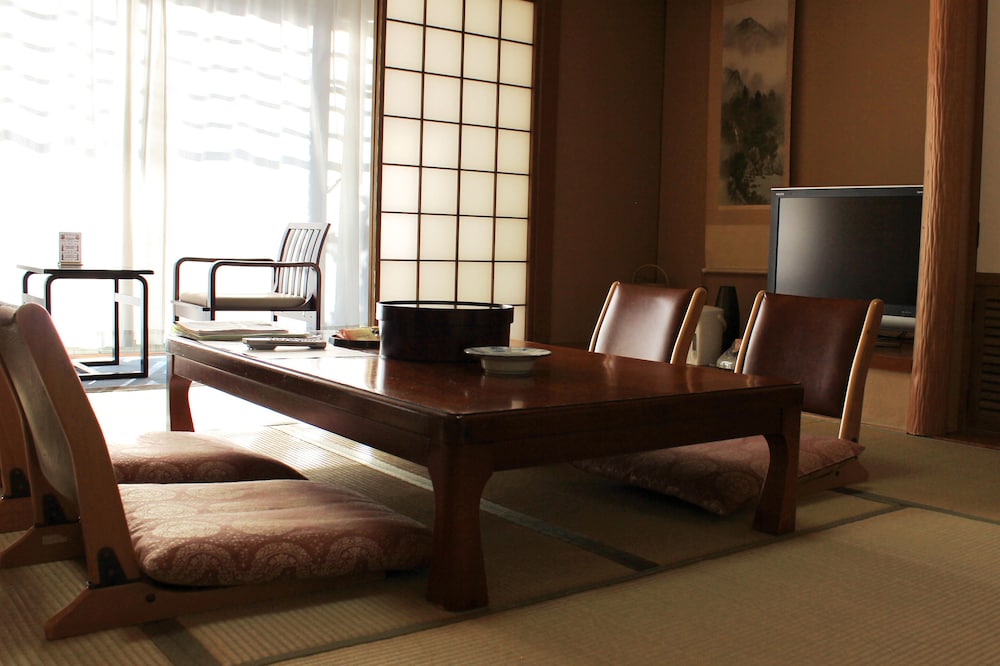 Cozy Japanese Room, Smoking photo 3