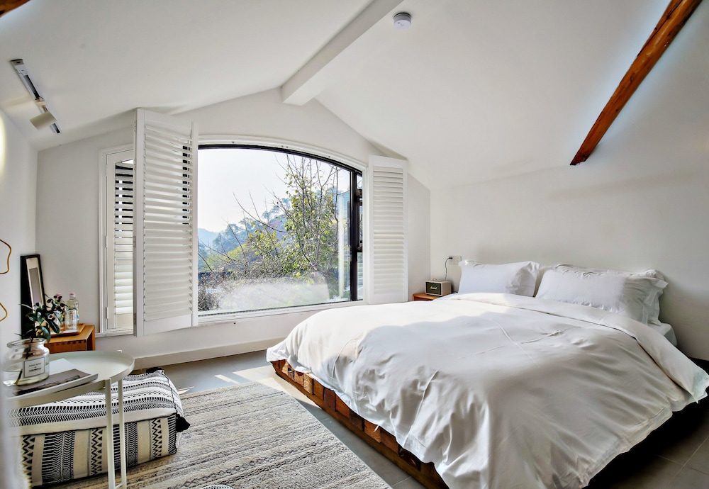 Tatami Room with Mountain View photo 1