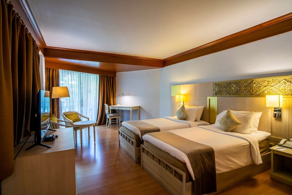 Deluxe Room, 2 Twin Beds, Non Smoking, Pool View - Photo 3