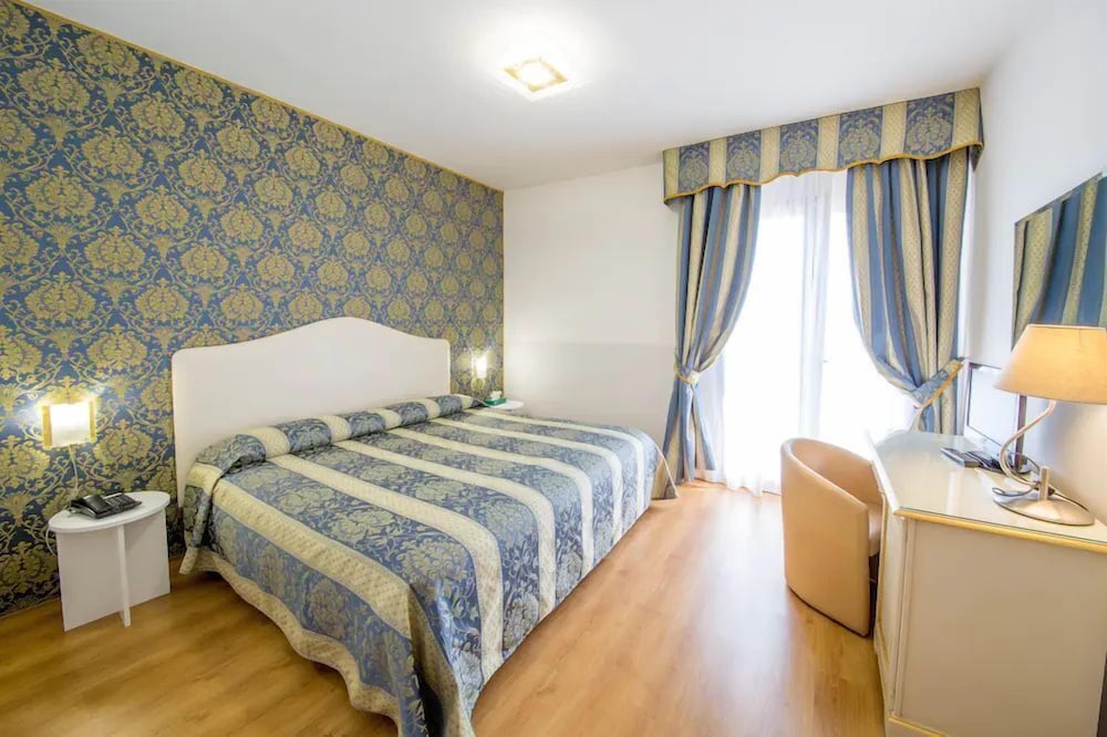 Deluxe Double or Twin Room - Photo 1