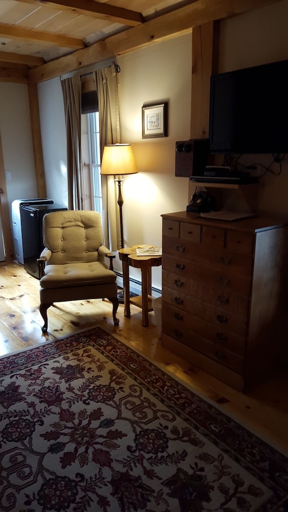 Bryant Pond Room photo 3