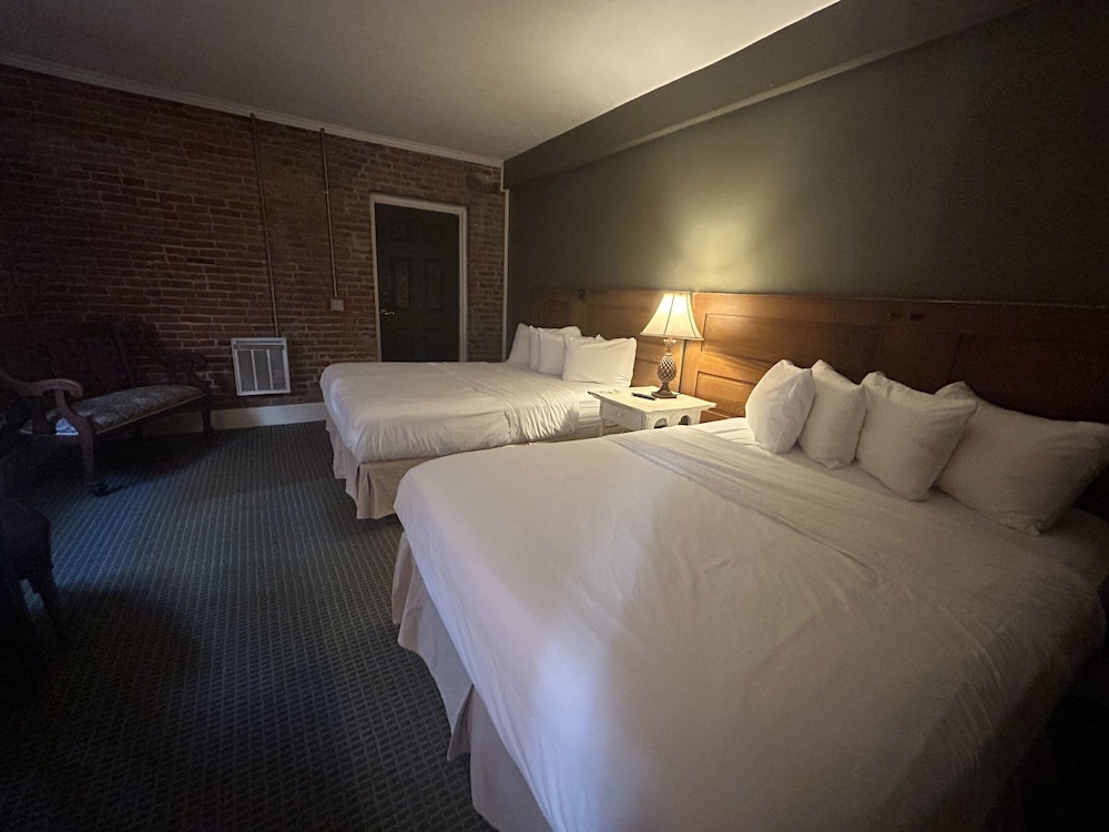 Double Room, Ensuite (Double Queen Guest Room) photo 1
