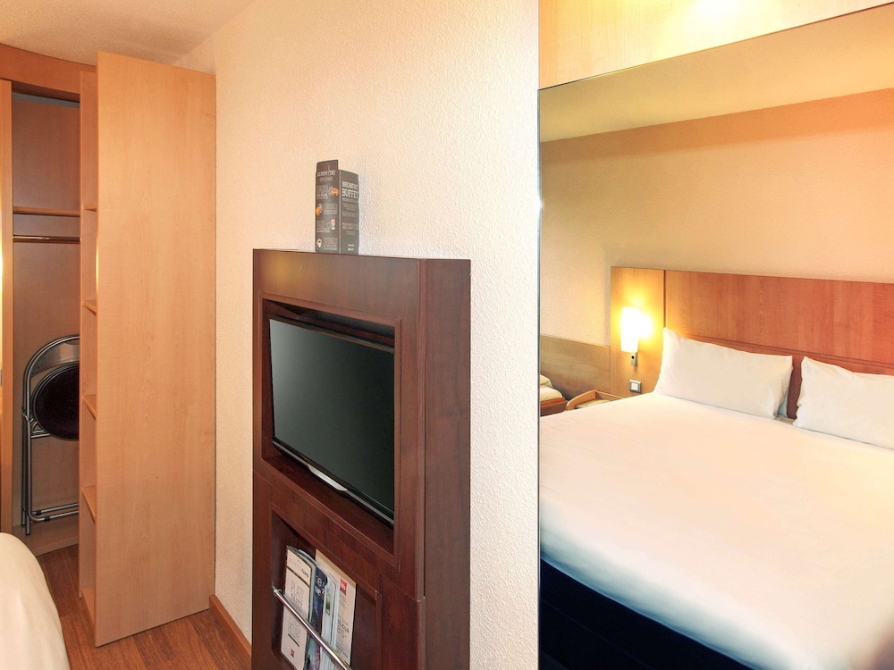 Standard Room, 1 Double Bed - Photo 4