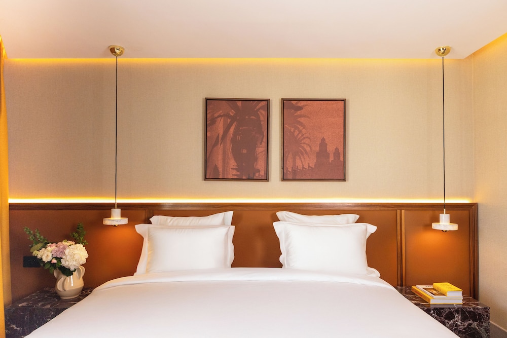 Deluxe Room, 1 Queen Bed