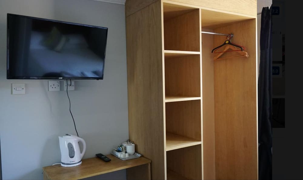 Family Room, Ensuite (3) - Photo 1