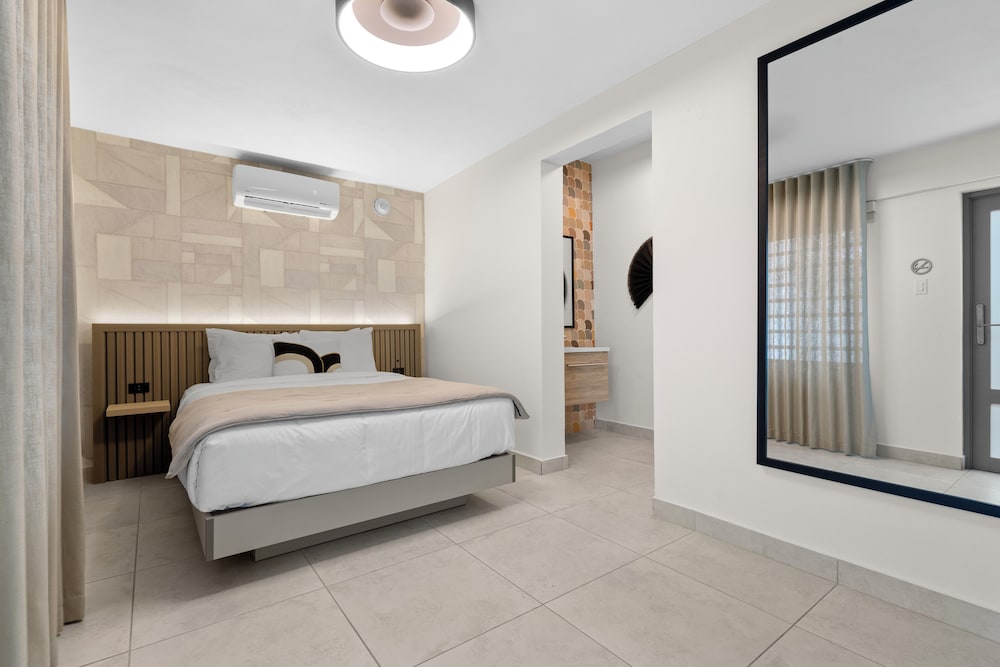 Superior Room, 1 Queen Bed