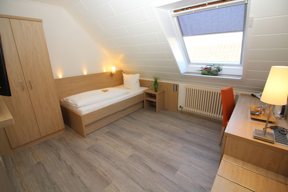 Single Room photo 2