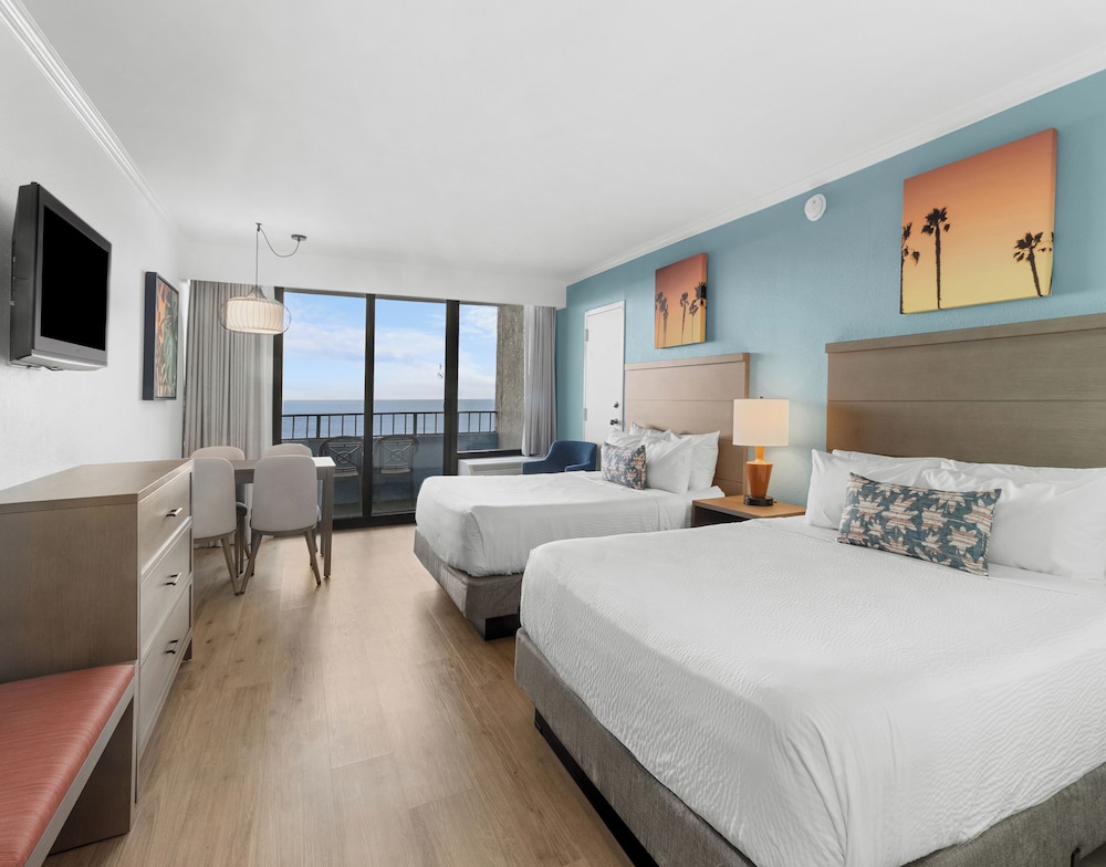 Oceanfront Deluxe Room - Photo 2