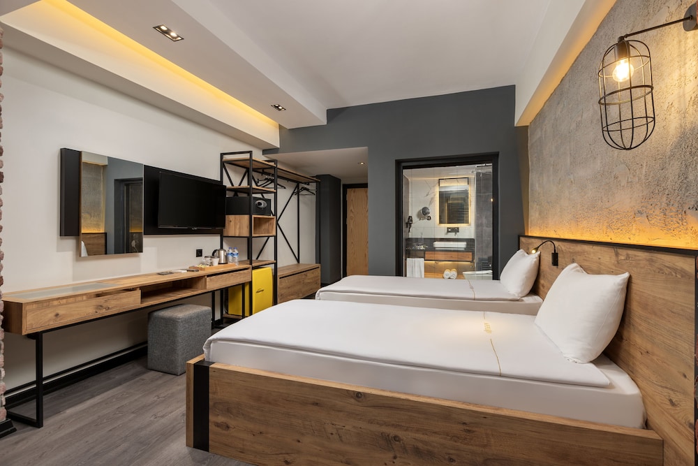 Deluxe Twin Room, City View