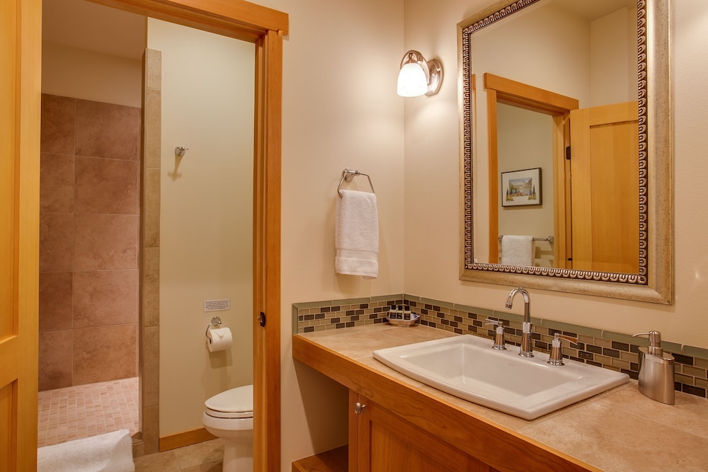Deluxe Queen Suite-Anjou Bed & Breakfast photo 2