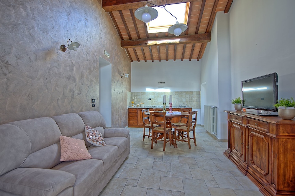 Superior Apartment, Valley View photo 1