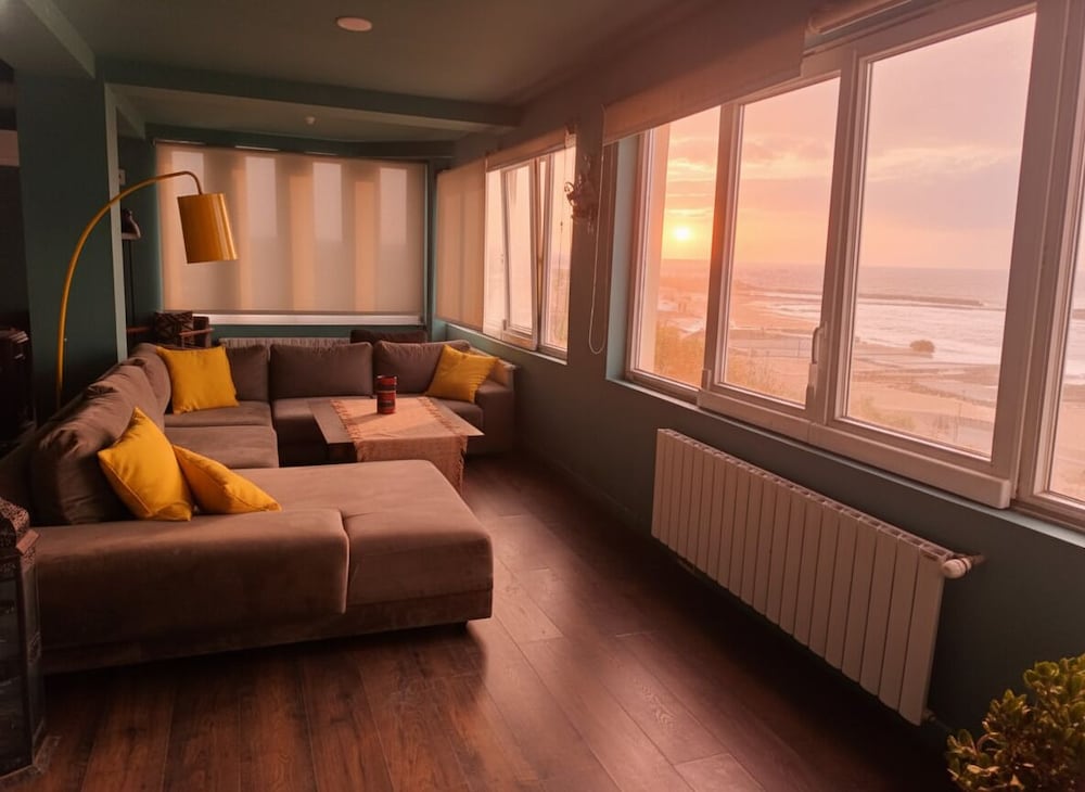 Comfort Apartment, Beach View