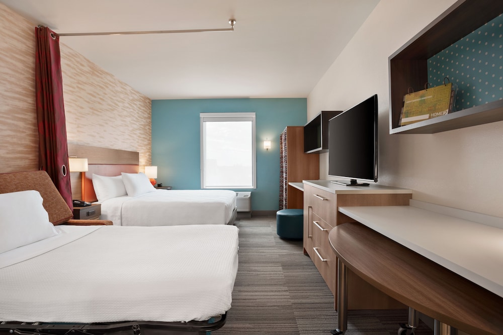 Suite, 1 King Bed, Accessible, Bathtub - Photo 4