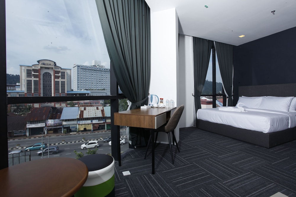 Executive Room - Photo 6