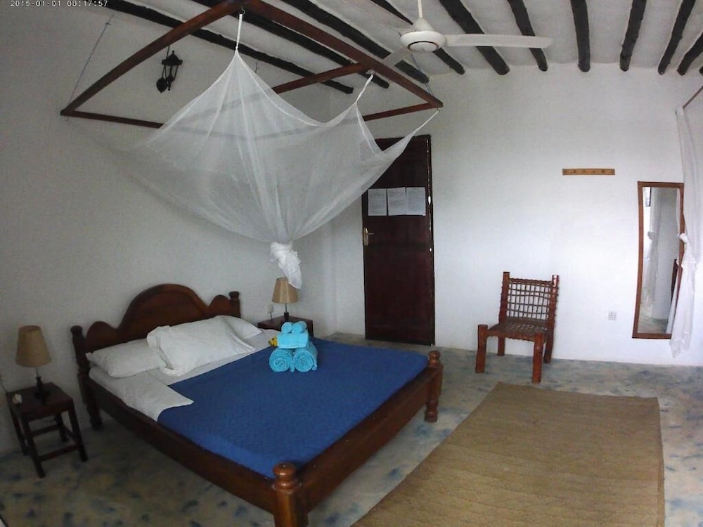 Standard Double Room, 1 Queen Bed, Private Bathroom, Courtyard View photo 1