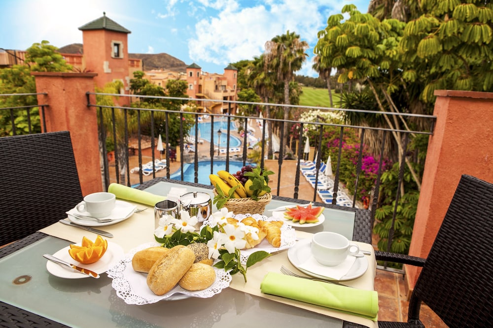Apartment Double, Balcony (2 Adults + 2 Children)