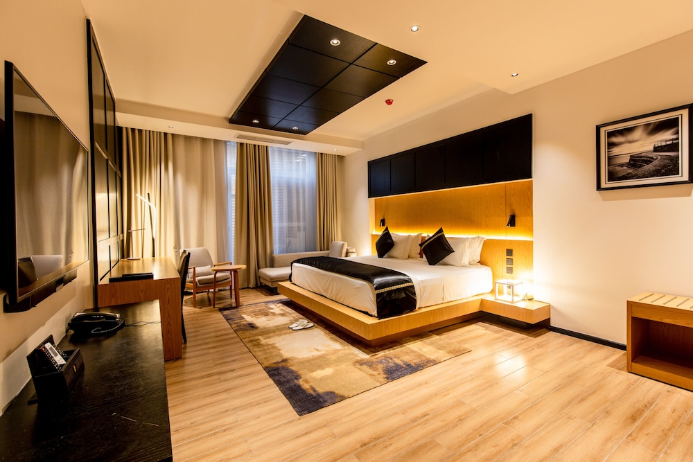 Executive Room, 1 King Bed photo 1