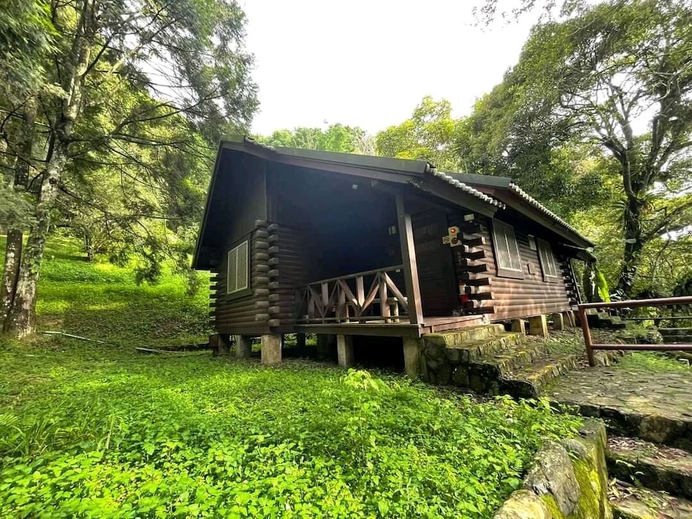 Signature Cabin (2PAX) photo 2