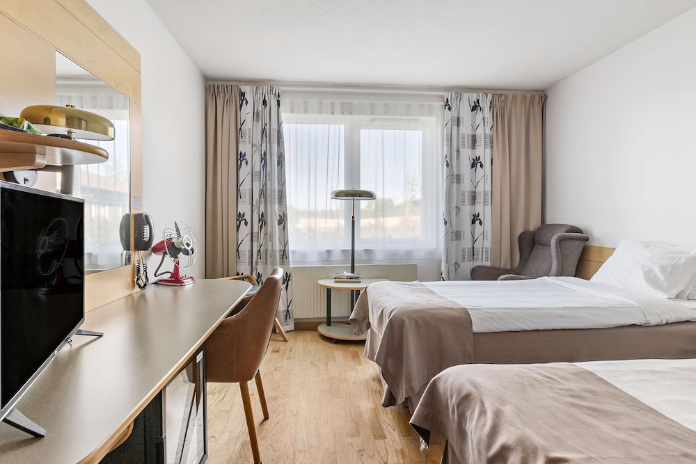 Standard Room, 2 Twin Beds, Non Smoking, Courtyard Area (Pets Allowed) photo 3